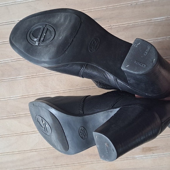 Circa Joan & David Kirstin Black Pebbled Leather Slouchy Heel Ankle Booties - Picture 6 of 14